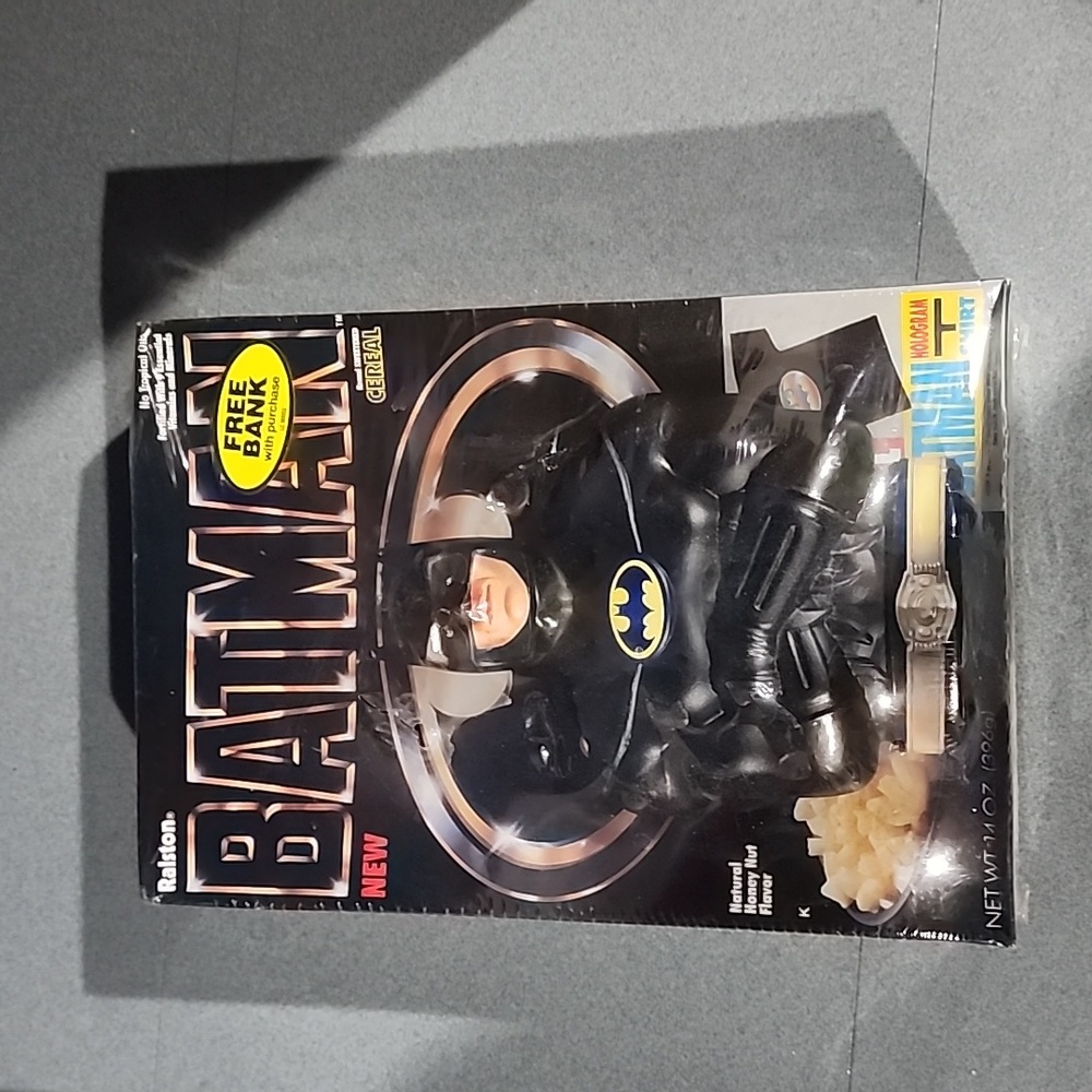 🦇SEALED Batman Coin Bank & Cereal
